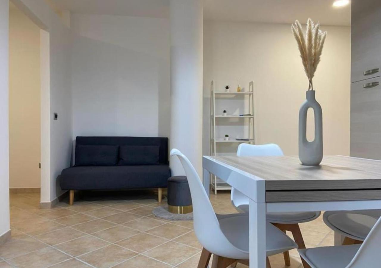 Loft Comodo Ed Elegante • Wi-Fi E Colazione 산루리 외부 사진
