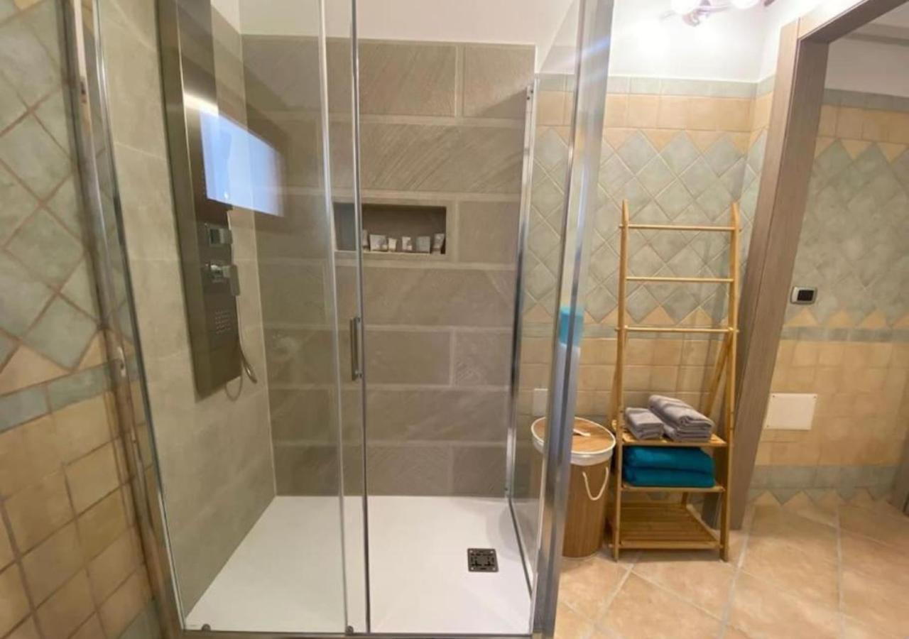 Loft Comodo Ed Elegante • Wi-Fi E Colazione 산루리 외부 사진