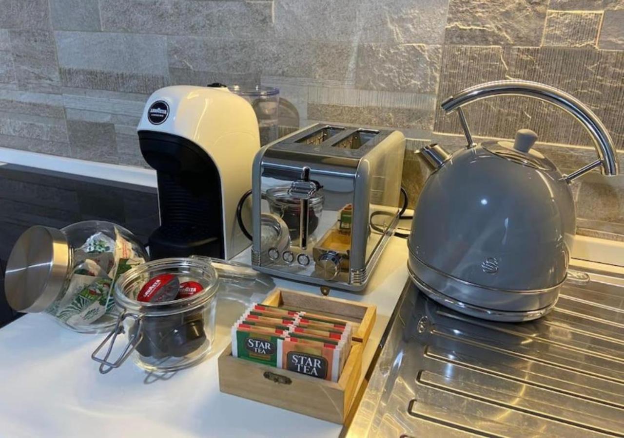 Loft Comodo Ed Elegante • Wi-Fi E Colazione 산루리 외부 사진