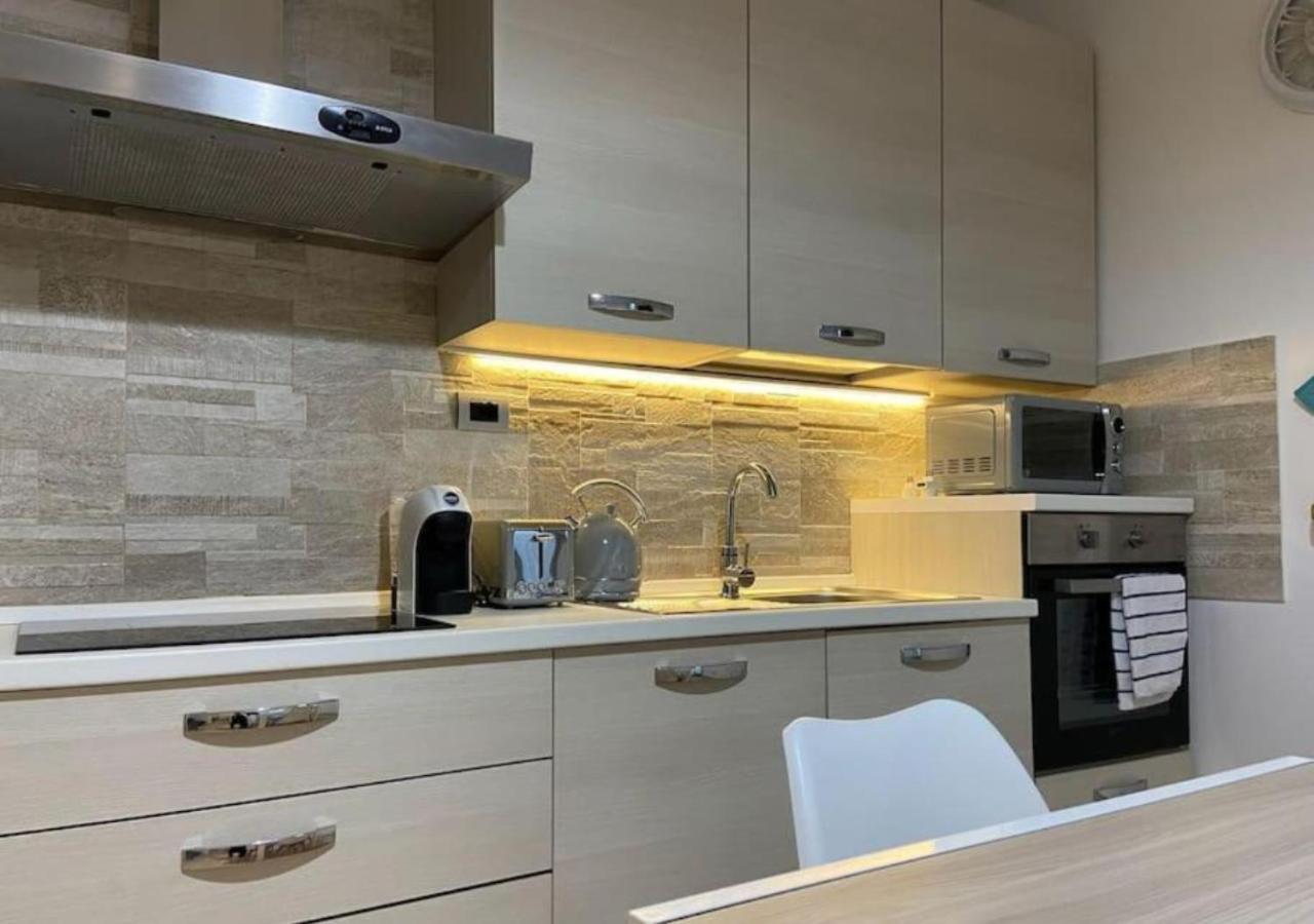 Loft Comodo Ed Elegante • Wi-Fi E Colazione 산루리 외부 사진
